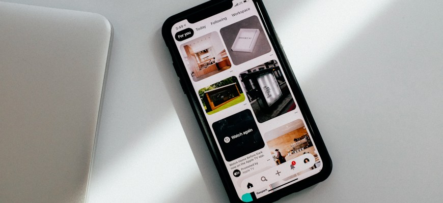 MidJourney для улучшения пользовательского интерфейса: Визуальные решения и идеи MidJourney для улучшения пользовательского интерфейса: Визуальные решения и идеи