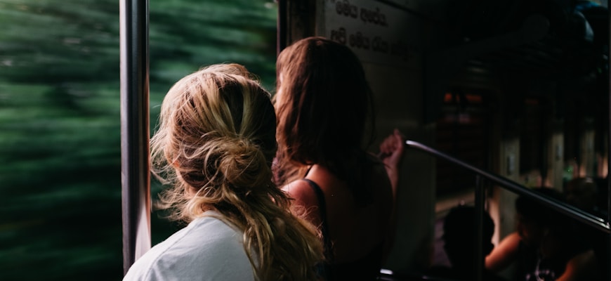Midjourney и путешествия в долины: Отдых в окружении гор и зелени